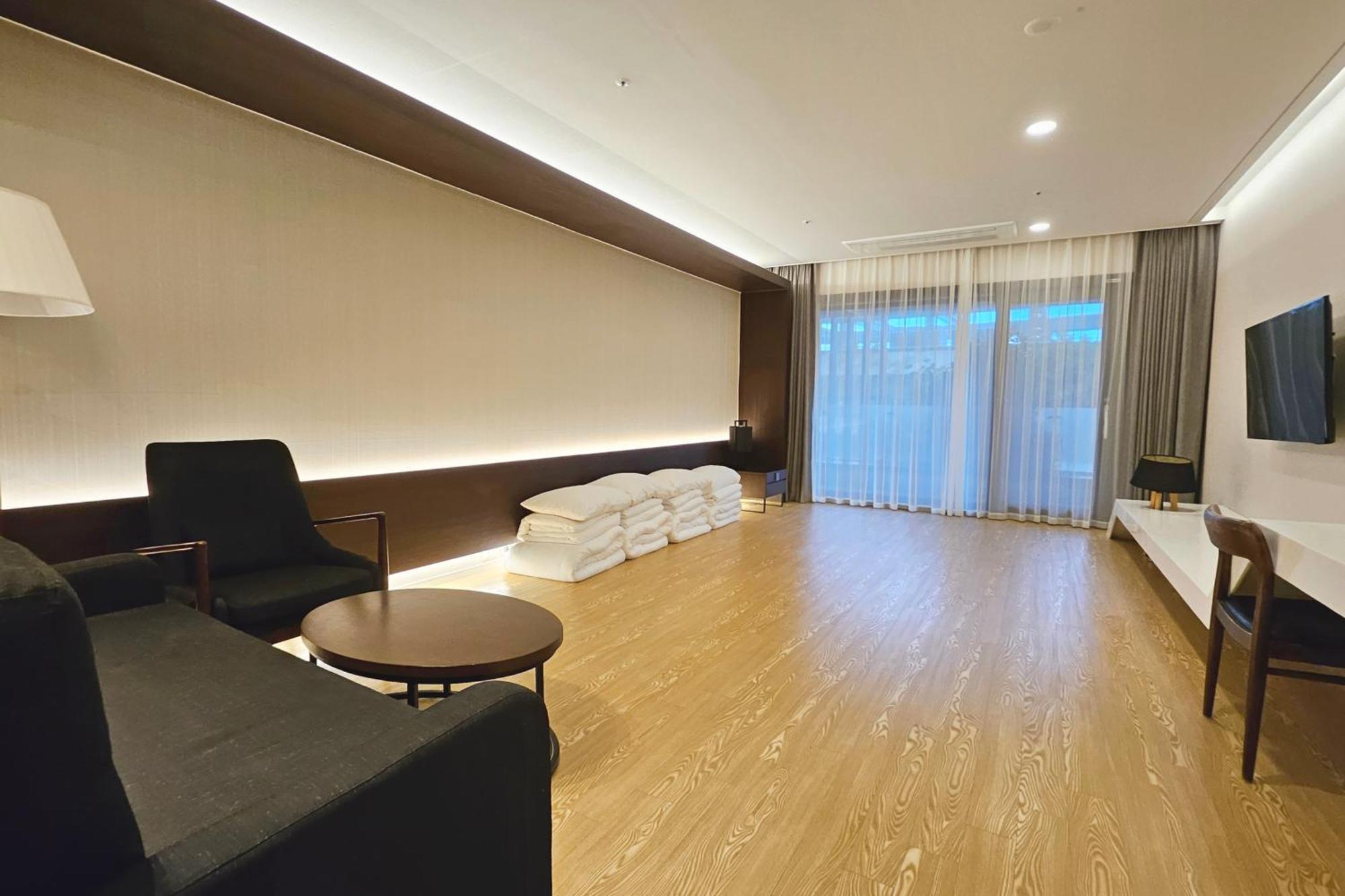 The Qube Resort Jeju Seogwipo Exterior foto